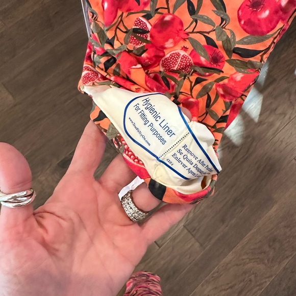 NWT BROMELIA SWIMSUIT and jacket in juicy pomegranates, XL - Picture 6 of 9